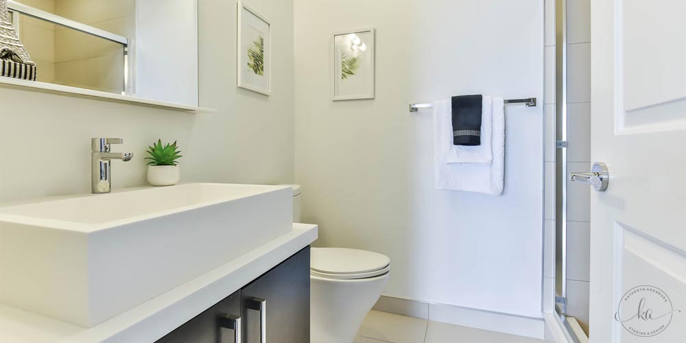 KA-Staging-Condo-Bay-Bloor-Bathroom_1-1