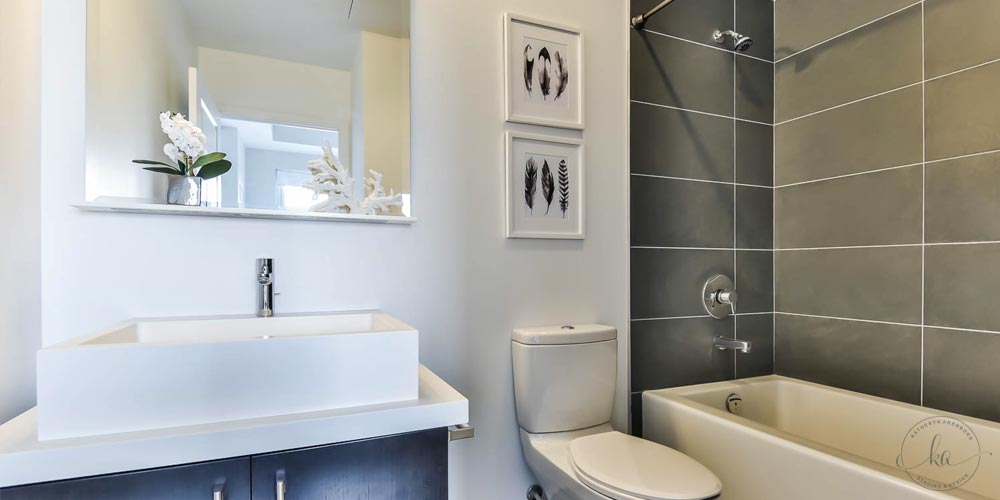 KA-Staging-Condo-Bay-Bloor-Bathroom_2-1