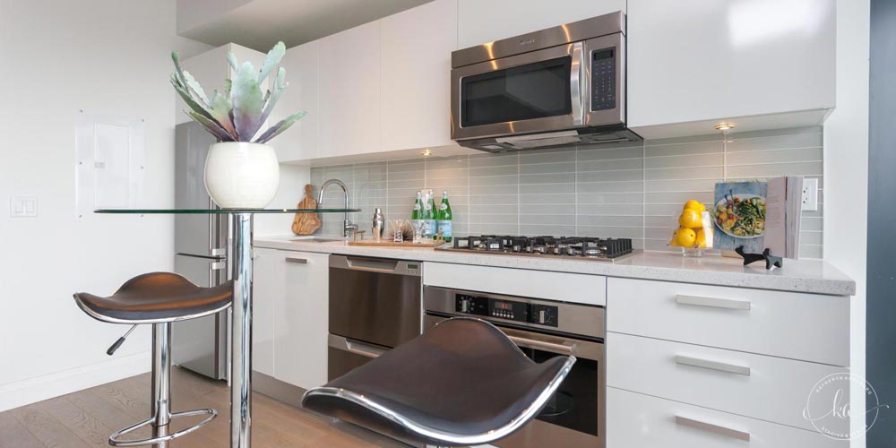 KA-Staging-Condo-King-St-Kitchen_3-1