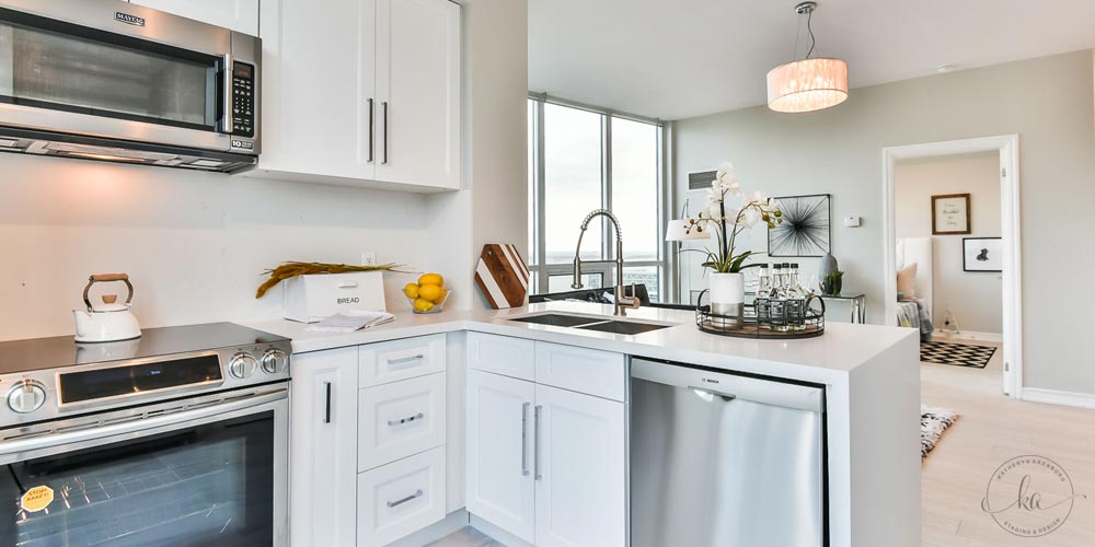 KA-Staging-Condo-Yonge-Kitchen-2-1